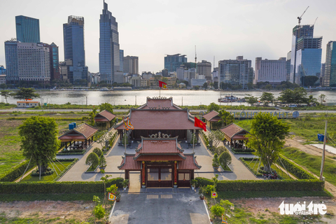 Đình thần về đêm